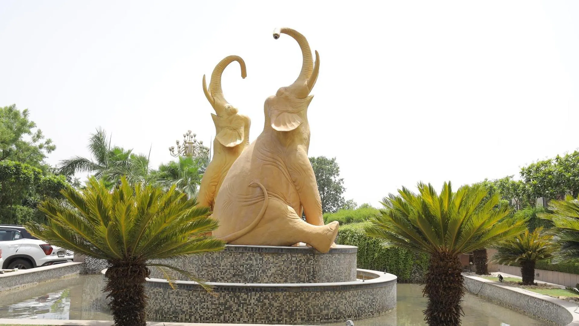 Saura Hotel, Agra - A Club Mahindra Associate 5*, Agra (Uttar Pradesh)