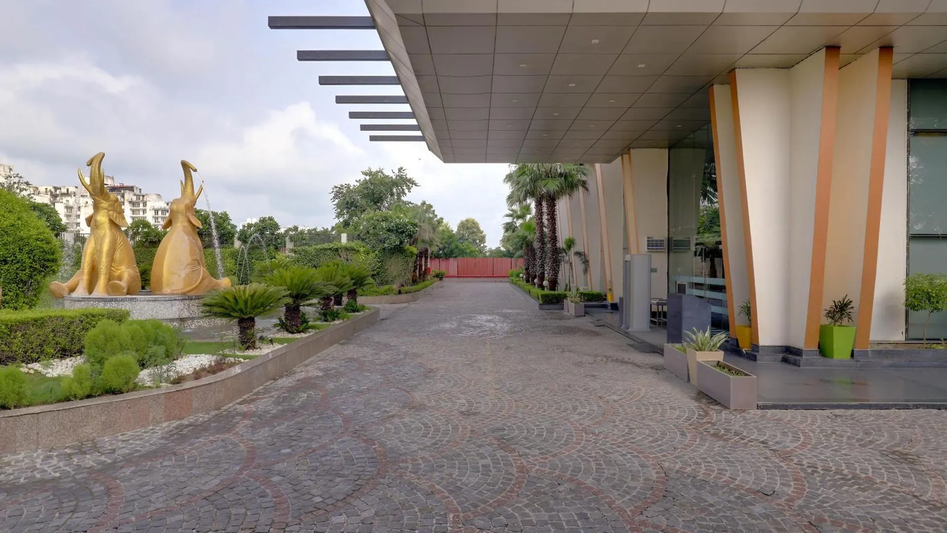 ***** Hotel Saura Hotel, Agra - A Club Mahindra Associate India