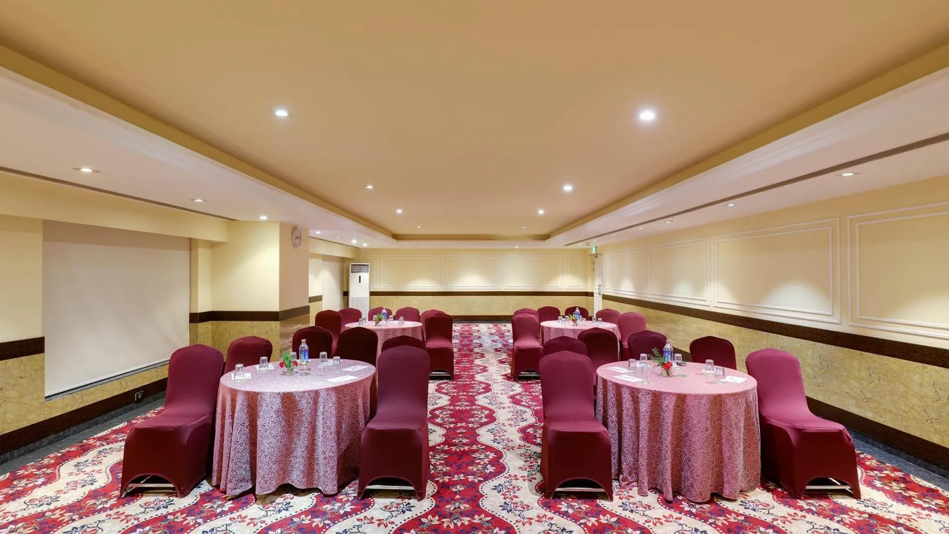 Saura Hotel, Agra - A Club Mahindra Associate