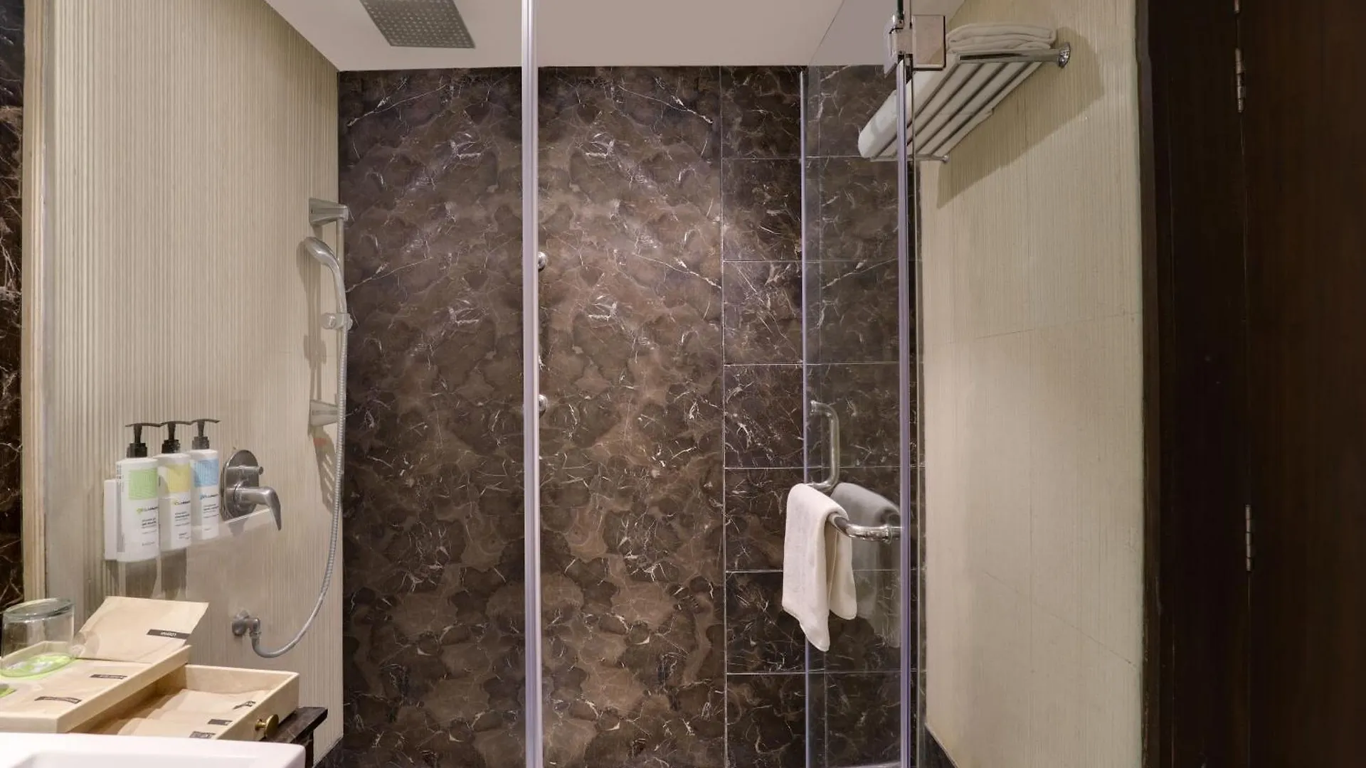 Saura Hotel, Agra - A Club Mahindra Associate 5*, Agra (Uttar Pradesh) India