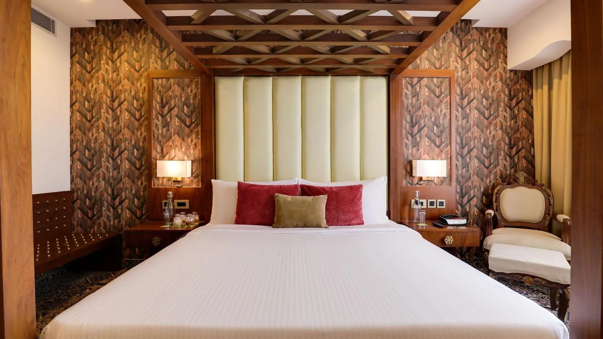 Saura Hotel, Agra - A Club Mahindra Associate 5*, Agra (Uttar Pradesh)