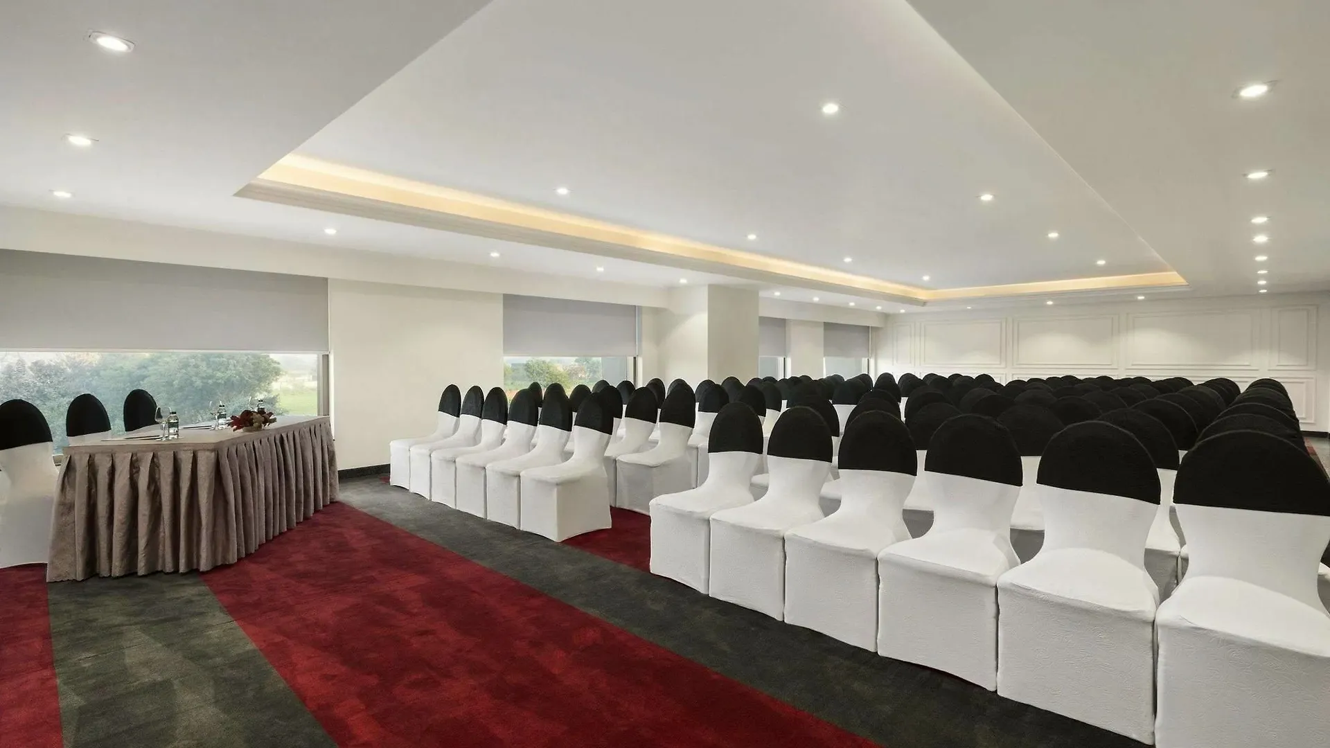 Saura Hotel, Agra - A Club Mahindra Associate India
