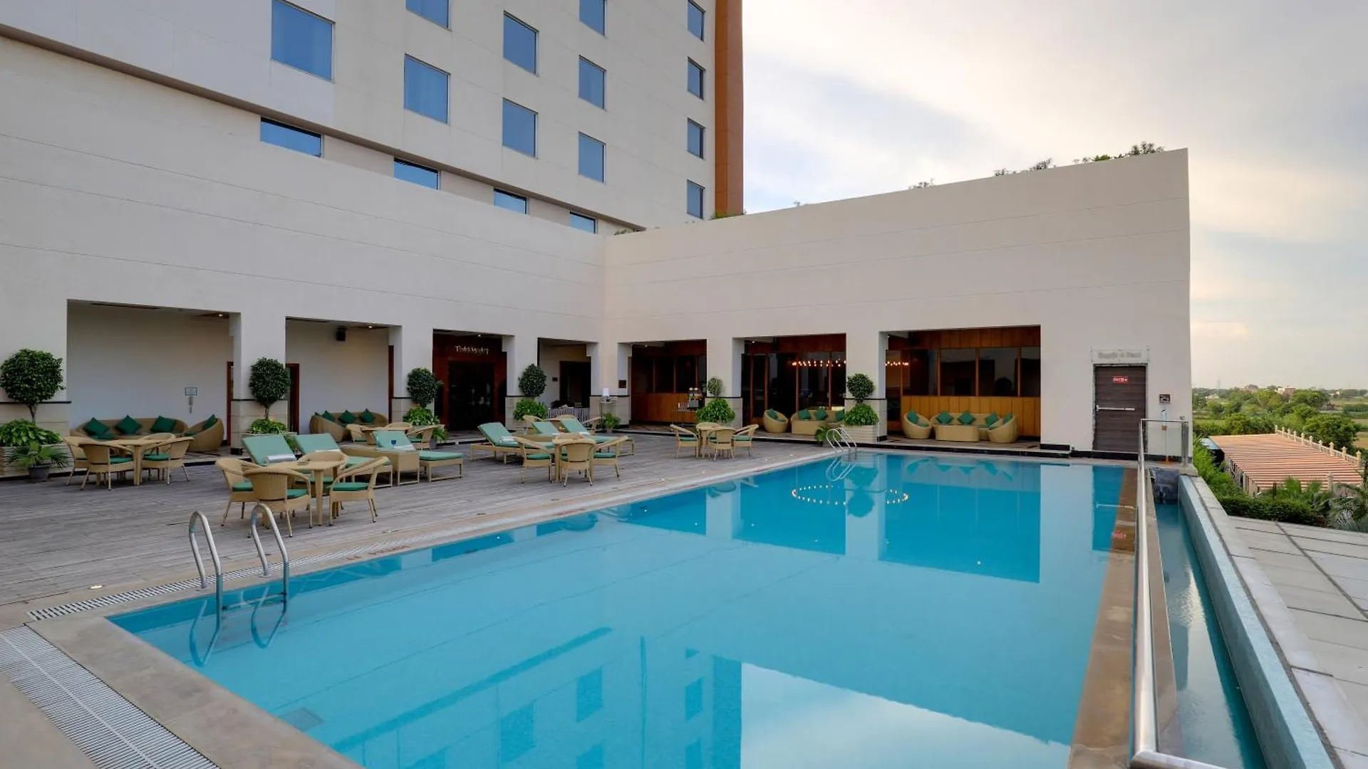 ***** Hotel Saura Hotel, Agra - A Club Mahindra Associate India